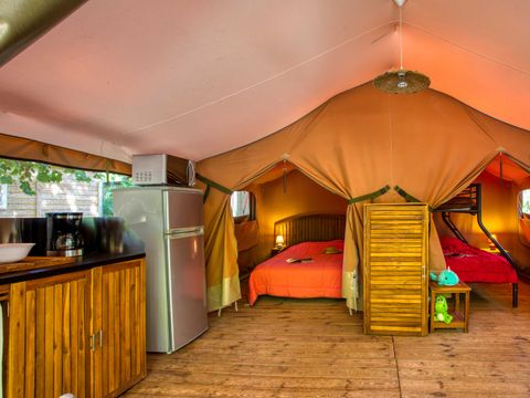 TENTE 5 personnes - Freeflower Confort 40m² (2 chambres) - sans sanitaire + terrasse couverte