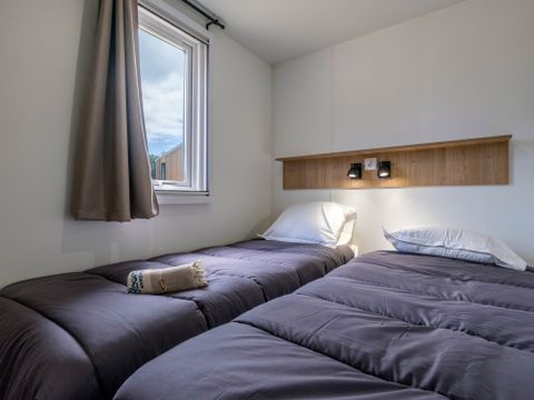 MOBILHOME 6 personnes - NEW// HomeFlower Premium 35m²- 3 chambres + Terrasse semi-couverte + LV + TV + Draps + Clim -