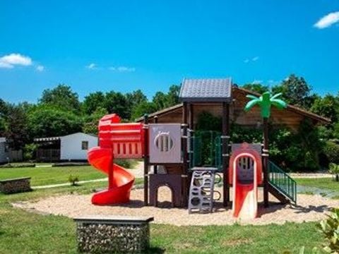 Flower Camping La Sagne  - Camping Dordoña