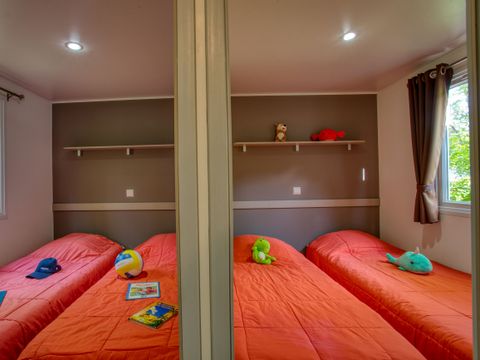 MOBILHOME 6 personnes - Mobil-home Confort 34m² (3 chambres) - terrasse couverte + TV 6 pers. 