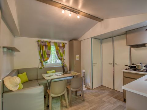 MOBILHOME 6 personnes - Mobil-home Confort 34m² (3 chambres) - terrasse couverte + TV 6 pers. 