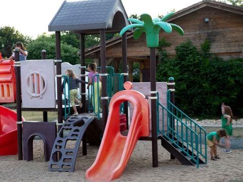 Flower Camping La Sagne  - Camping Dordoña