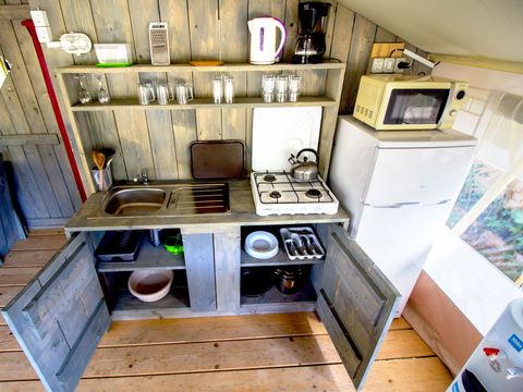 Tente en toile et en bois 5 personnes - Valkanela - Tente safari + sanitaires