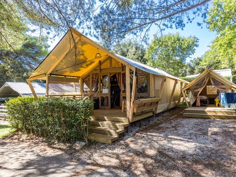Tente en toile et en bois 5 personnes - Valkanela - Tente Safari Bella Vista + sanitaires + air conditionné (8P)
