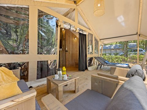 Tente en toile et en bois 5 personnes - Valkanela - Tente Safari Bella Vista + sanitaires + air conditionné (8P)