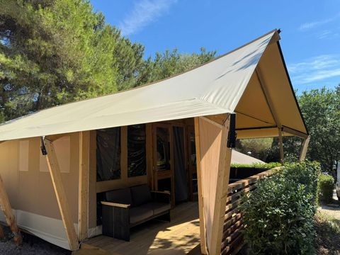 Tente en toile et en bois 5 personnes - Valkanela - Tente Safari Bella Vista + sanitaires + air conditionné (8P)