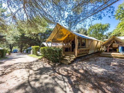 Tente en toile et en bois 5 personnes - Valkanela - Tente Safari Bella Vista + sanitaires + air conditionné (8P)