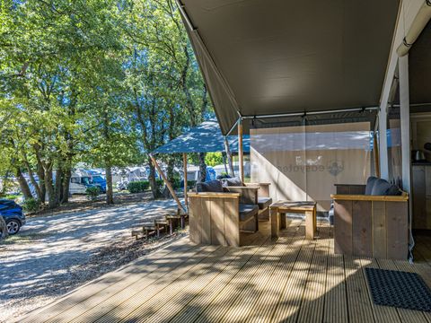 Tente en toile et en bois 5 personnes - Valkanela - Tente Safari Bella Vista + sanitaires + air conditionné (8P)