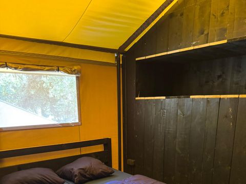 Tente en toile et en bois 5 personnes - Valkanela - Tente Safari Bella Vista + sanitaires + air conditionné (8P)