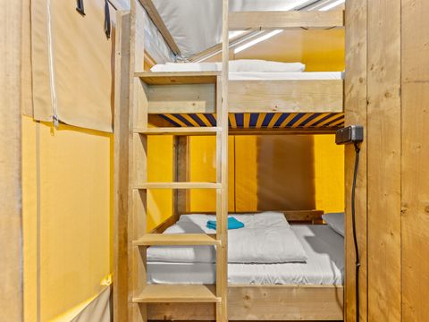 Tente en toile et en bois 5 personnes - Valkanela - Tente Safari Bella Vista + sanitaires + air conditionné (8P)