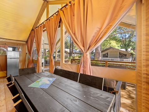 Tente en toile et en bois 5 personnes - Valkanela - Tente Safari Bella Vista + sanitaires + air conditionné (8P)