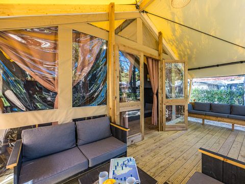 Tente en toile et en bois 5 personnes - Valkanela - Tente Safari Bella Vista + sanitaires + air conditionné (8P)