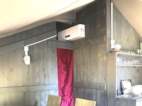 Tente en toile et en bois 5 personnes - Valkanela - Tente safari + sanitaires + climatisation (5P)