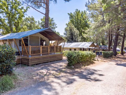Tente en toile et en bois 5 personnes - Valkanela - Tente safari + sanitaires + climatisation (6P)