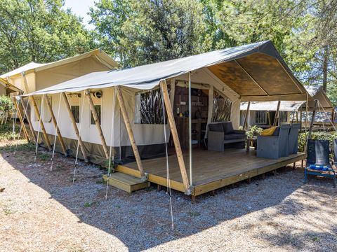 Tente en toile et en bois 5 personnes - Valkanela - Tente safari + sanitaires + climatisation (6P)