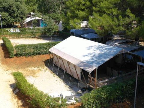 Tente en toile et en bois 5 personnes - Valkanela - Tente Safari de luxe