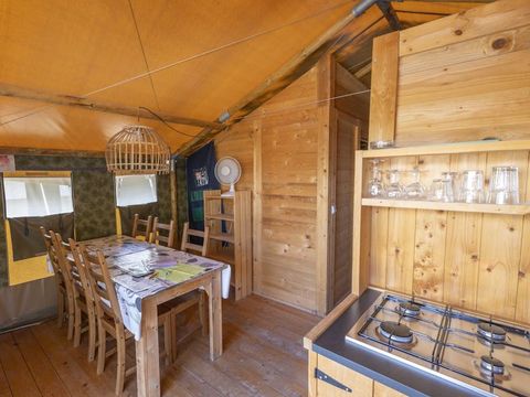 TENTE TOILE ET BOIS 6 personnes - Tente safari coucher de soleil + sanitaires + air conditionné (6P)