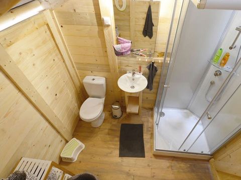 Tente en toile et en bois 5 personnes - Tente safari coucher de soleil + sanitaires + air conditionné (6P)