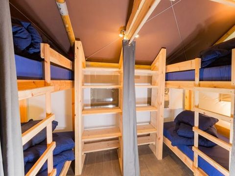 Tente en toile et en bois 5 personnes - Tente safari coucher de soleil + sanitaires + air conditionné (6P)