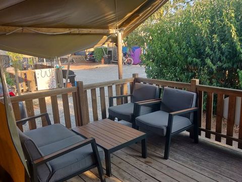 TENTE TOILE ET BOIS 6 personnes - Tente safari coucher de soleil + sanitaires + air conditionné (6P)