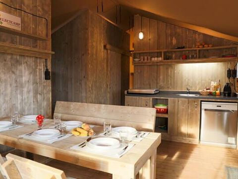 Tente en toile et en bois 6 personnes - Safari Lodge | 3 Ch. | 6 Pers. | Terrasse surélevée | Clim.