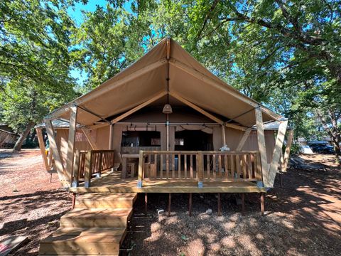 Tente en toile et en bois 5 personnes - Valkanela - Tente Safari Bella Lodge + sanitaires + air conditionné (6P)