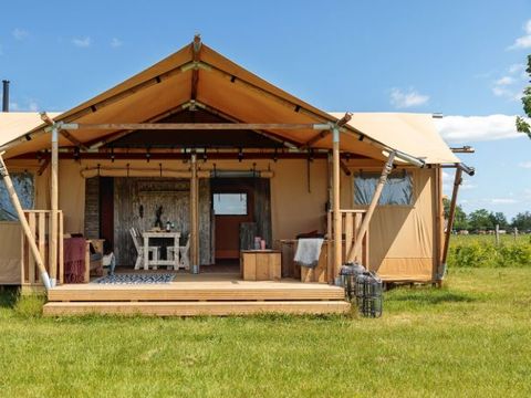 Tente en toile et en bois 5 personnes - Valkanela - Tente Safari Bella Lodge + sanitaires + air conditionné (6P)