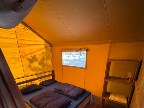 Tente en toile et en bois 5 personnes - Valkanela - Tente Safari Bella Lodge + sanitaires + air conditionné (6P)
