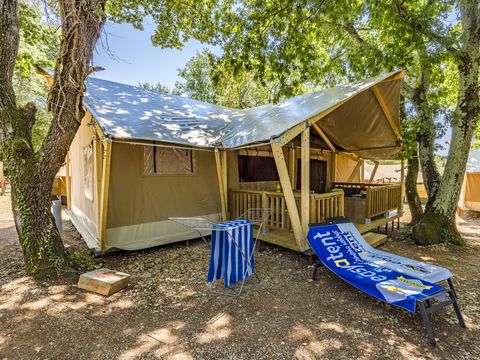 Tente en toile et en bois 5 personnes - Valkanela - Tente Safari Bella Lodge + sanitaires + air conditionné (6P)