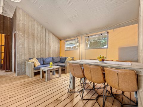 Tente en toile et en bois 5 personnes - Valkanela - Tente Safari Bella Lodge + sanitaires + air conditionné (6P)