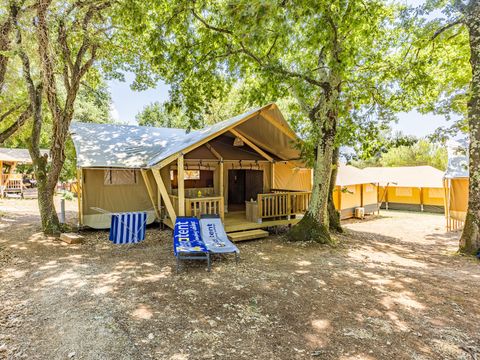 Tente en toile et en bois 5 personnes - Valkanela - Tente Safari Bella Lodge + sanitaires + air conditionné (6P)