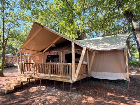 Tente en toile et en bois 5 personnes - Valkanela - Tente Safari Bella Lodge + sanitaires + air conditionné (6P)