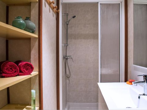 MAISON 6 personnes - CONFORT + avec CLIM - TV - LV - BBQ