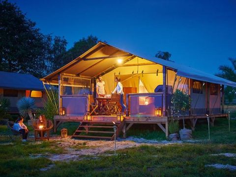 Tente en toile et en bois 4 personnes - Lodge Safari Kenya Premium