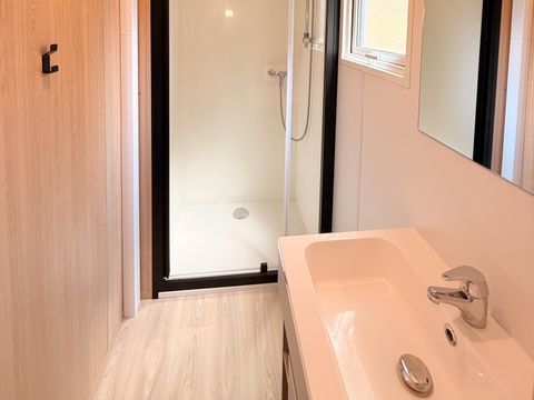 MOBILHOME 5 personnes - Aqua 2 chambres 4 Adultes et 1 enfant Terrasse Semi-Couverte Clim TV