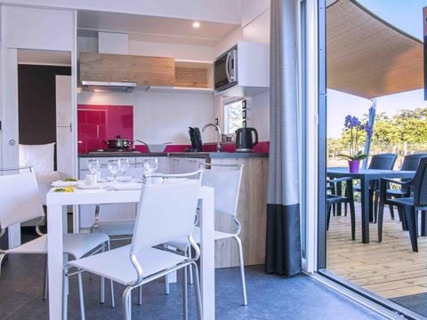 MOBILHOME 4 personnes - VIP - 2 chambres - CLIM - TV - PLANCHA - LV