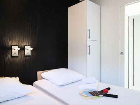 MOBILHOME 6 personnes - Cottage VIP 4 Pièces 6 Personnes Climatisé + TV