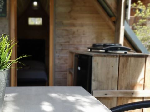 Insolite 2 personnes - Cabane 9m² (1 chambre) Terrasse Couverte - sans sanitaires