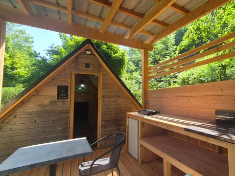 Insolite 2 personnes - Cabane 9m² (1 chambre) Terrasse Couverte - sans sanitaires