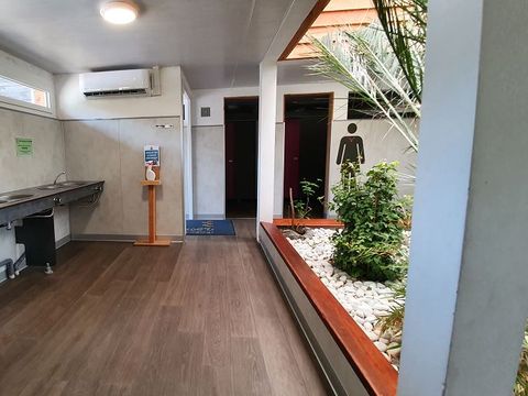 Emplacement - Forfait Confort (emplacement+80m² / 1 voiture / électricité 10A)