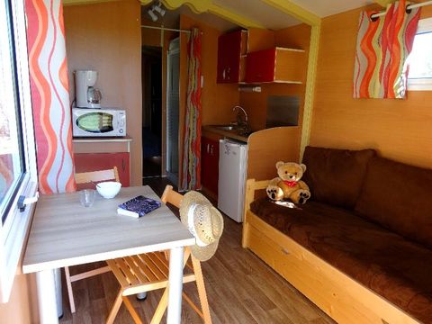 Hébergement 3 personnes - Roulotte 21m² 1 chambre + terrasse semi-couverte
