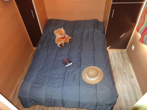 Hébergement 3 personnes - Roulotte 21m² 1 chambre + terrasse semi-couverte