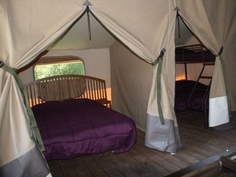 Tente en toile et en bois 5 personnes - Tente Safari 30m² CONFORT 2 chambres + terrasse couverte + BBQ