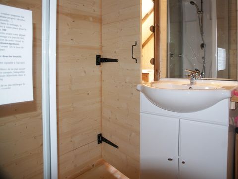 Tente en toile et en bois 5 personnes - Cabane du Trappeur 24m² CONFORT 2 chambres + climatisation