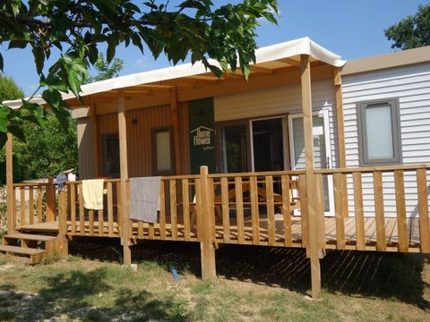 MOBILHOME 5 personnes - HomeFlower 26m² PREMIUM 2 chambres + terrasse semi-couverte + TV + Climatisation
