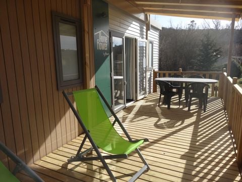 MOBILHOME 6 personnes - HomeFlower 35m² PREMIUM 3 Chambres + terrasse semi-couverte + TV + Climatisation