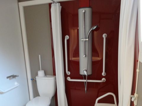 Chalet 5 personnes - Chalet 35m² CONFORT+ 2 chambres - Terrasse couverte (adapté aux personnes à mobilité réduite)