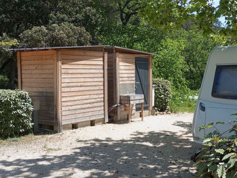 Emplacement - Emplacement "Signature" + électricité + sanitaire privé