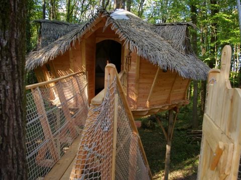 Hébergement 4 personnes - Cabane dans les arbres - Ecureuils