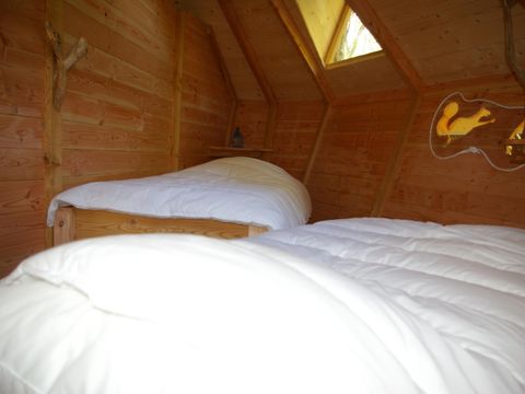 Hébergement 4 personnes - Cabane dans les arbres - Ecureuils
